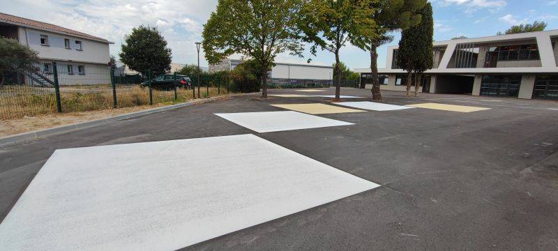 Marquage décoratif en peinture pour les cours d'école aux Pennes-Mirabeau, Bouches-du-Rhône